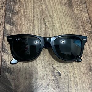 Ray Ban Wayfarers ~ used but in good shape ~ arms could be tightened (if u need)